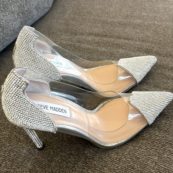 Steve Madden Malibu-R Rhinestone Vinyl Pointed-Toe Pumps Size 7.5 - Picture 10 of 14